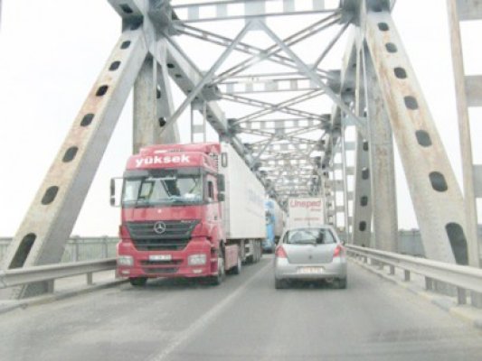 Se modifică taxele de pod